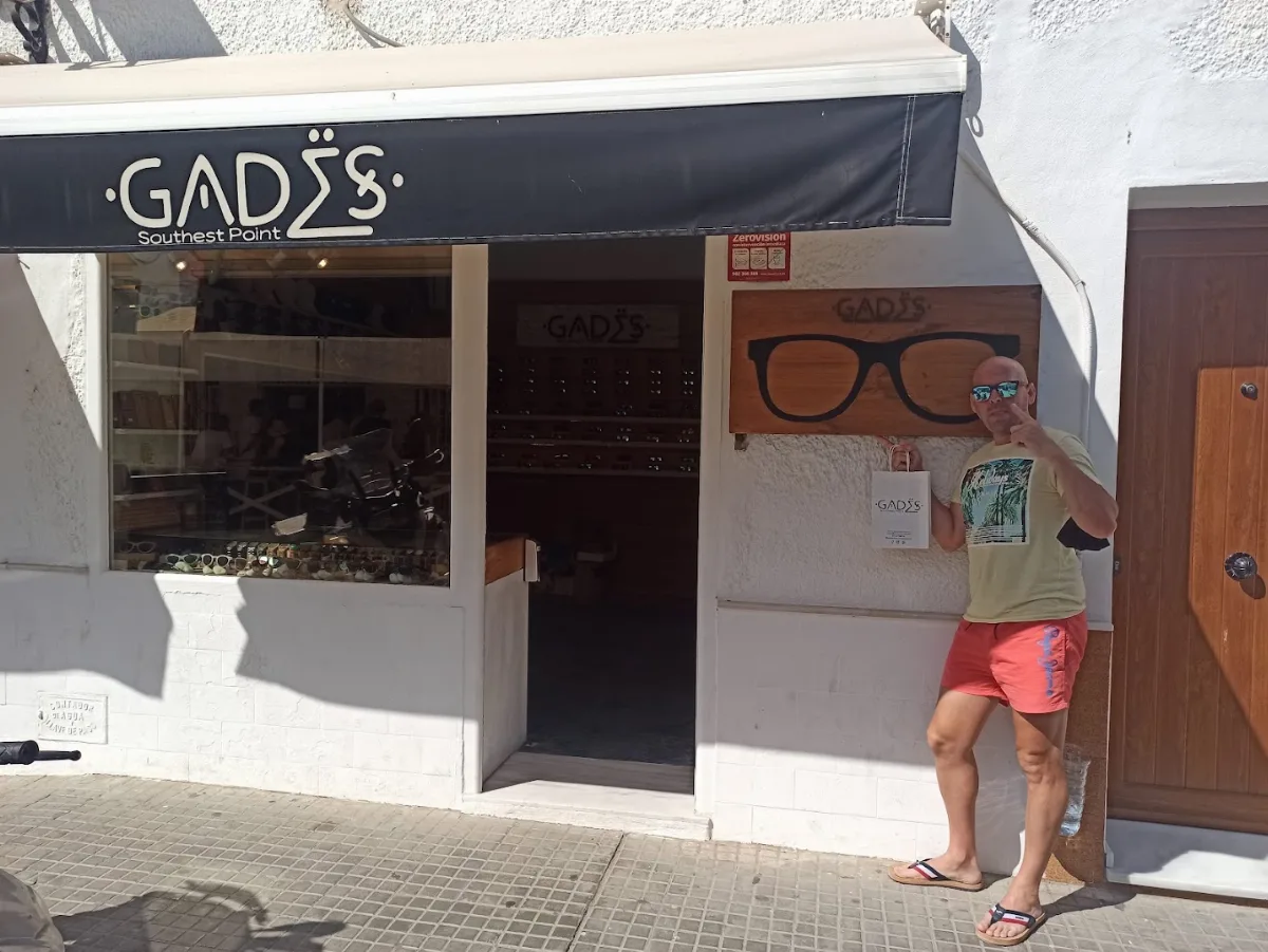 Gades - Gafas de Sol y relojes de madera