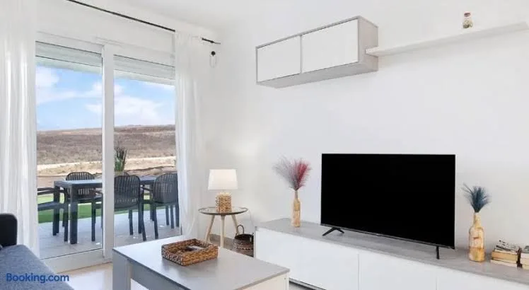 ATLANTERRA-ZAHARA DE LOS ATUNES Increíble apartamento con porche de 16m y jardín privado de 72m